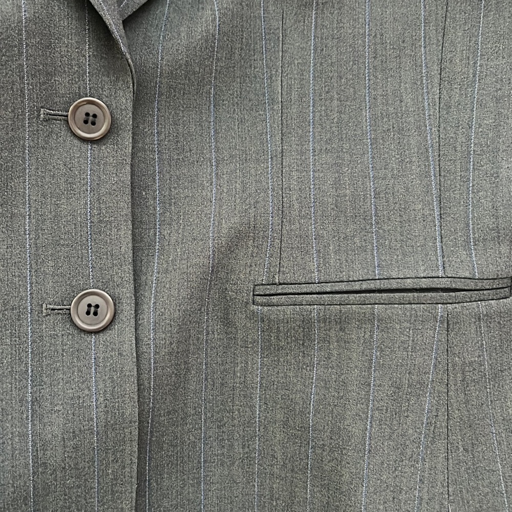 Tahari blue gray pinstriped business jacket size 8 - Picture 5 of 11